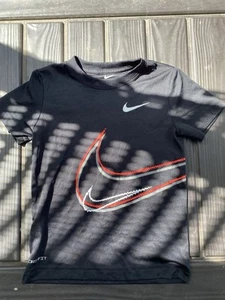 Nike  Dri Fit Boys' Red/Black/Gray Short Sleeve T-Shirt with Swoosh Size 4 - Picture 1 of 3