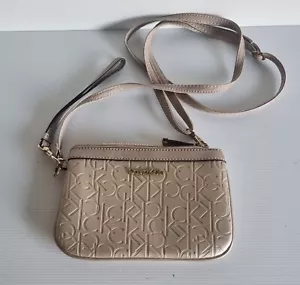 CALVIN KLEIN CREAM CLUTCH BAG PURSE ZIP WRIST STRAP Shoulder Strap #SUD1 - Picture 1 of 10