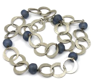 Collar de eslabones martillados círculo grande largo aguamarina azul crudo de plata de ley - Imagen 1 de 12