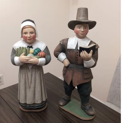 Dept 56 LEO SMITH "Our Town" Pilgrim Man & Woman Thanksgiving Statue 15.5" Lot - Image 1 of 4