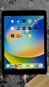 Apple iPad Pro 1. Gen 128GB, Wi-Fi, 9,7 Zoll - Space Grau - Bild 1 von 5