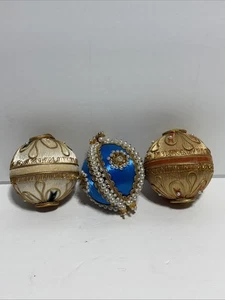 Vintage 3 Stück Stecknadel Satin Perlen Weihnachtsschmuck - Bild 1 von 13