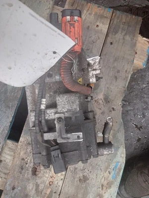 Used A/C Compressor fits: 2015 Hyundai Sonata 2.4L VIN 4 8th digit hybrid from 2 — 第 1/4 张图片