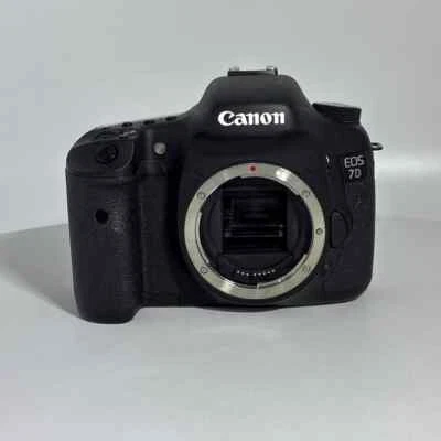 Canon EOS 7D 18.0 MP Digital SLR Camera Black - Image 1 of 4
