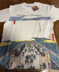 Uniqlo MFA Boston Ukiyo-e Mount Fuji Japan Graphic T-Shirt Men M NWT - Bild 1 von 3