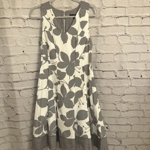 Maggy London Women’s Striped Floral Black & White Fully Lined Size 8 Dress - Picture 1 of 13