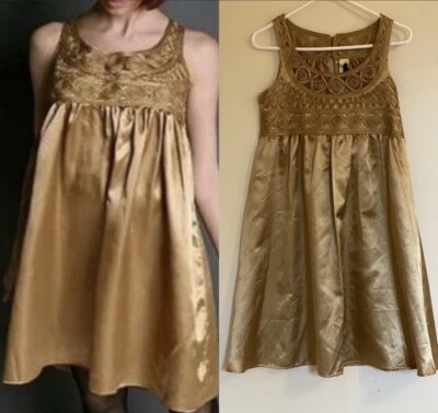 Vestido recto dorado Urban Outfitters Andersen & Lauth (talla pequeña) Foto 1 de 4