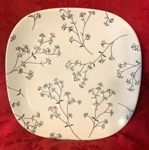 RARE Pattern Calvin Klein Graffiti Floral Graffiti Ivory 8.5 in Salad Plate EUC - Picture 1 of 3