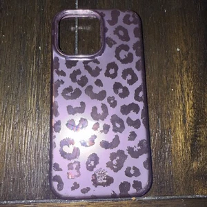 Velvet Caviar Purple Leopard iPhone 14 Pro Max Case - Zdjęcie 1 z 3