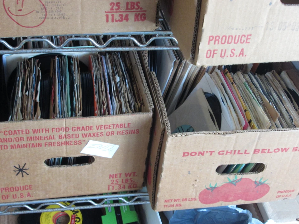 PICK ANY 5 CHRISTMAS 45'S AND GET  FREE SHIPPING-MUST  BUY 5 FOR - Image 1 of 1