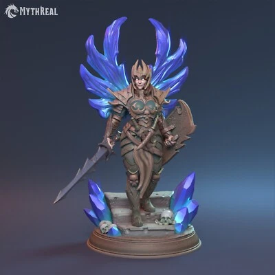 MYTHREAL GAMES Klerikerin des Lichts Miniatur Paladin Flügel Figur für Tabletop wie D&D 5e