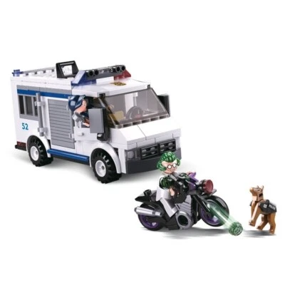 Police Bricks Blocks Prisoner Transporter Vehicle - Image 1 of 2