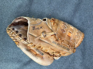 B24 Vintage 1960s Hollander Trio #32-63 Joe Di Maggio Model RHT  Fielder Glove - Picture 1 of 11