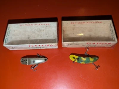 Lote de 2 señuelos de pesca Helin Flatfish F5 de colección con caja, verde y plateado con manchas Foto 1 de 4