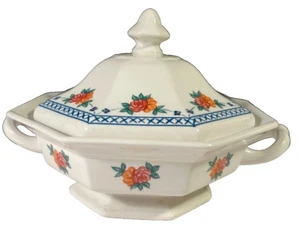 Wedgwood Trellis Rose Vegetable Tureen with Lid , Bone China, Tableware - Picture 1 of 11