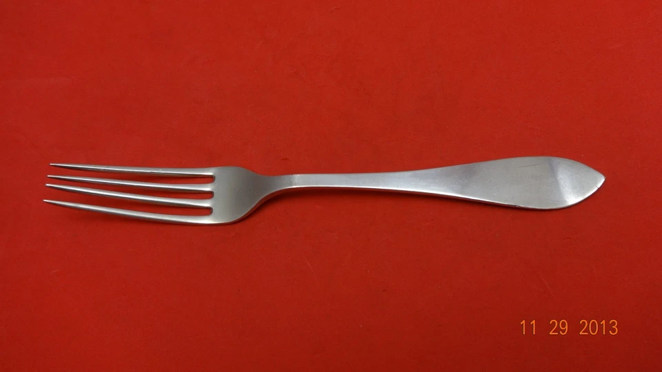 Tenedor de cena Tudor Plain by Birks de plata de ley 8 1/8" Foto 1 de 1