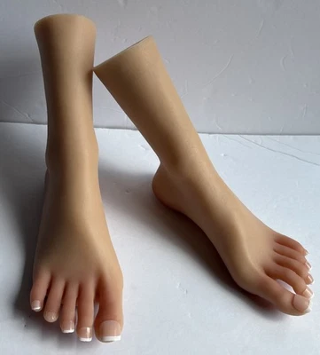 Un par de maniquí de silicona realista para pies de niña pies pequeños/arco alto/21,5 cm Foto 1 de 4