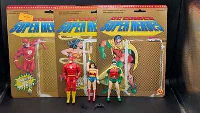 Lote De 3 Figuras De Acción De Colección Toy Biz DC Comics Superhéroes 1989-90 con Reverso De Tarjeta Foto 1 de 4