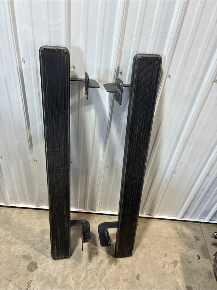 Black Left & Right Running Board | 2007 Ford F250 F350 F450 - Image 1 of 4