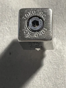 A lot of FOUR (4) TOKO variable RF coil, 0.241 UH , p/n E526HNA-100300 - Picture 1 of 3