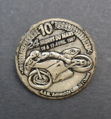 Badge officiel ACO 24 heures du Mans moto 1987 - Image 1 of 2