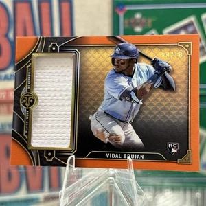 Parche reliquia enorme 2022 Topps Triple Threads Vidal Brujan Rookie SJR3-VB2/18 casi nuevo - Imagen 1 de 2