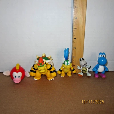 Lot of 5 Super Mario Bros 2" PVC Figures World Of Nintendo Yoshi Bowser Dry Bone - Image 1 of 4
