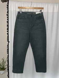 NWT AMERICAN EAGLE MOM STRAIGHT JEAN CORDUROY GREEN WOMENS 4 SHORT STRETCH AE - Picture 1 of 5