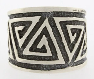 10,75 - Anello in argento sterling fuso con pietra di tufo dell'artista Navajo Aaron Anderson - Foto 1 di 4