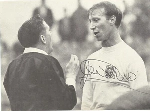 ENGLAND & LEEDS: JACK CHARLTON SIGNED 7x5 BOOK/ANNUAL PICTURE+COA - Picture 1 of 1