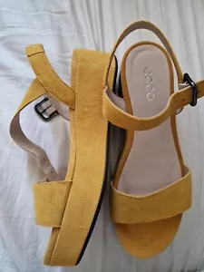 Ecco Mustard Wedges . Size 6. - Picture 1 of 1