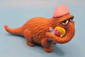 Statuina PVC bambola applausi bambino che tiene Sesame Street Snuffleupagus vintage - Foto 1 di 5