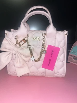 Новый с Ярлыками Betsey Johnson EVE сумка с короткими ручками сумочки XOX редкая с подвеской Y2K - Изображение 1 из 4