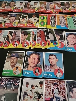Lote de béisbol 1963 Topps - 58 tarjetas vintage - 5 tarjetas de la Serie Mundial Inc. Maris Foto 1 de 4