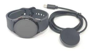 Samsung Watch 5 40MM - Graphite with Graphite Sport Band SM-R900 GPS Very Good - Zdjęcie 1 z 5