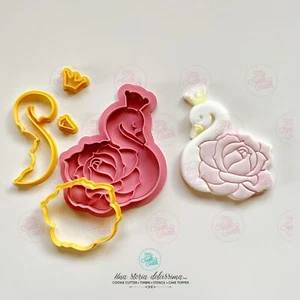 cigno con rosa circa 8cm  Cookie Cutter Formine Biscotti - Picture 1 of 1