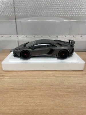 1/18 Lamborghini Aventador LP750-4 SV gris mat 74554 Minicar - Photo 1/4