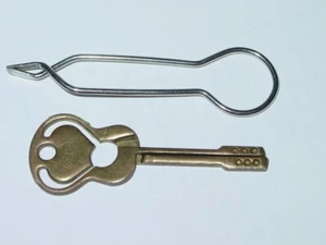 COUNTRY GUITAR VINTAGE 1970's CIGARETTE HOLDER ROACH CLIP Set of 2 - Picture 1 of 2