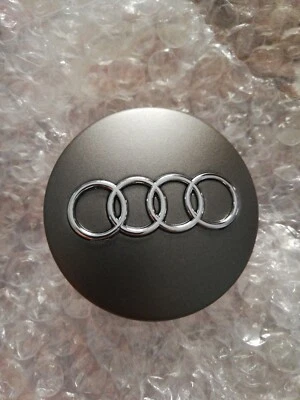 AUDI A3 A4 A6 .1 pz COPRIMOZZO CON LOGO CROMATO PER CERCHI ORIGINALE 4B0 601 170 - Imagem 1 de 4