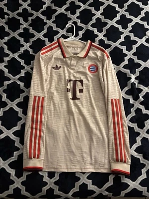 2024-2025 Bayern Múnich Third Jersey, Size L Large, Long Sleeve, Olise 17 - Image 1 of 2