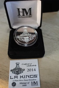 LOS ANGELES KINGS 2014 STANLEY CUP CHAMPIONS HIGHLAND MINT MEDAL - Picture 1 of 2