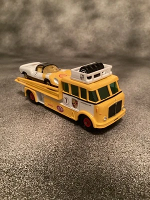 Matchbox King Size Custom K-15 Porsche Race Team con Porsche 910, leer Foto 1 de 4