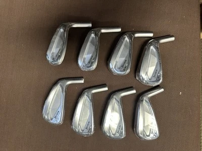 2025 Srixon ZXi4 4 - PW, AW   NEW Right Handed HEADS ONLY - Image 1 of 3