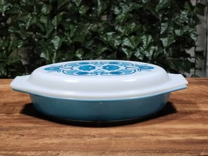 VINTAGE: PYREX HORIZON BLUE DIVIDED OVAL CASSEROLE DISH WITH PATTERNED LID - Picture 1 of 10