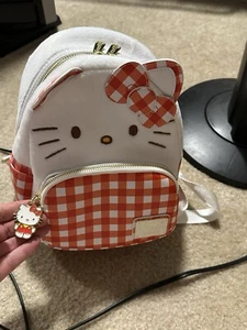 Hello Kitty Mini Backpack & Wallet - Picture 1 of 4