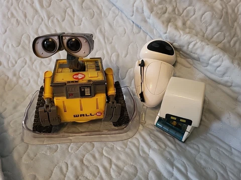 Disney Pixar WALL-E 7” Talking Robot Thinkway Toys Works with EVE & M-O Robots Cover