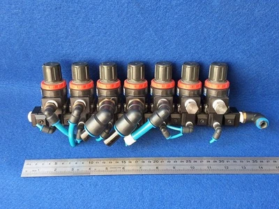 Koganei R300M7AS3-28W Regulador MR303-03-28W 0.05-0.25MPa Lote de 7. Foto 1 de 4