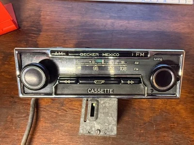 Radio Cassette AMPLIFICADOR MERCEDES-BENZ W113 123 R107 BECKER México como está oe sin probar Foto 1 de 4