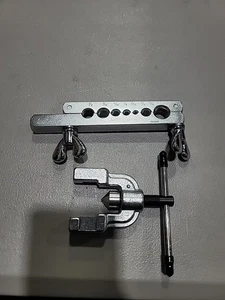 Yellow Jacket 60210 Flaring Tool - Picture 1 of 4