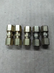 (5) 362-04-04 Brass Compression Union 1/4" OD Tube to 1/4" OD Tube - Picture 1 of 1
